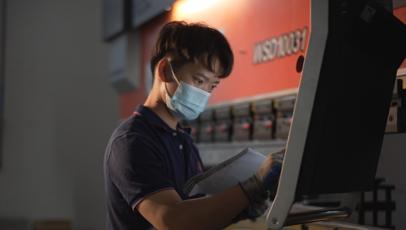 Latest company blogs about เครื่องแปรงกระดาษร้อนสําหรับแผ่นตกแต่งภายในรถยนต์